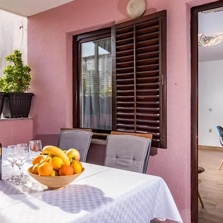 2 Bedroom Stunning In Pula