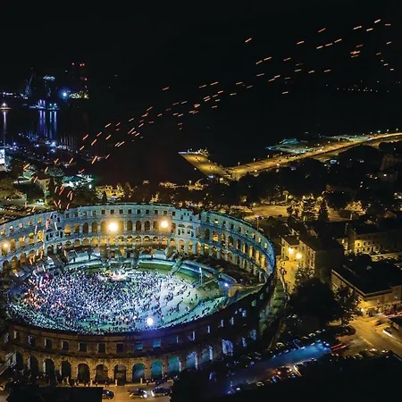 Apartman 2 Bedroom Stunning In *