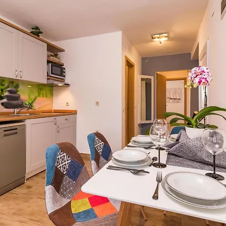 Lägenhet In With House Sea View *
