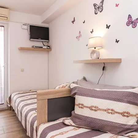 2 Bedroom Stunning In Daire *