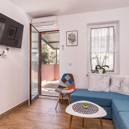 Nice Apartment In Pula With House Sea View